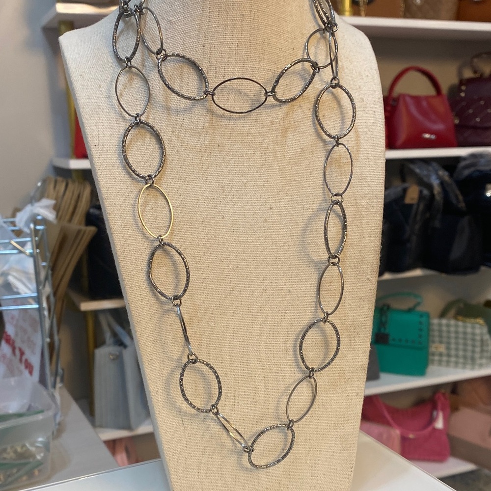 Silver tone circle chain necklace